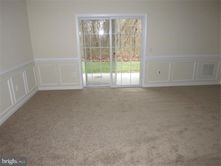 164 Natalie Road Delran, NJ 08075 - Photo 3 of 18 Living Room