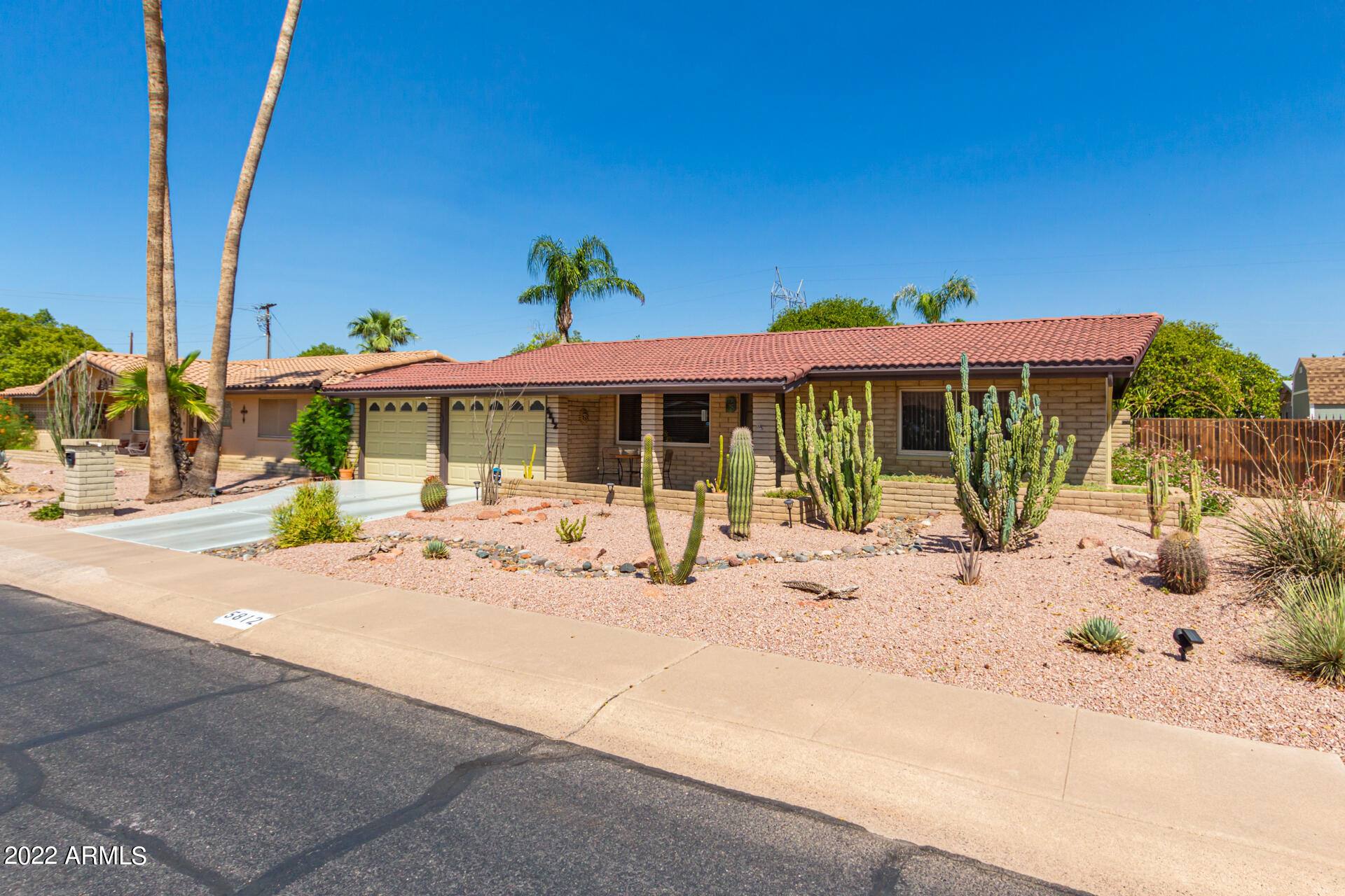 5812 Casper Road Mesa, AZ 85205 - Photo 4 of 29 5812 E. Casper 85215