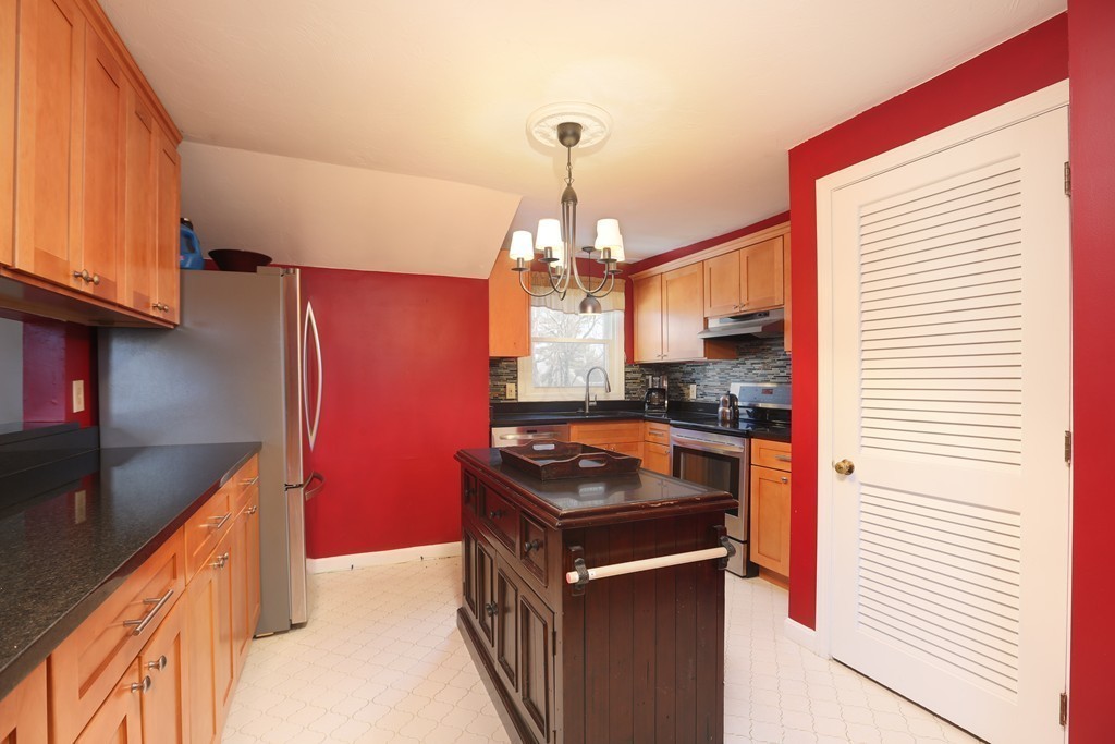 23 Short Street, Unit 3 Walpole, MA 02032 - Photo 6 of 11 Gallery Image 6