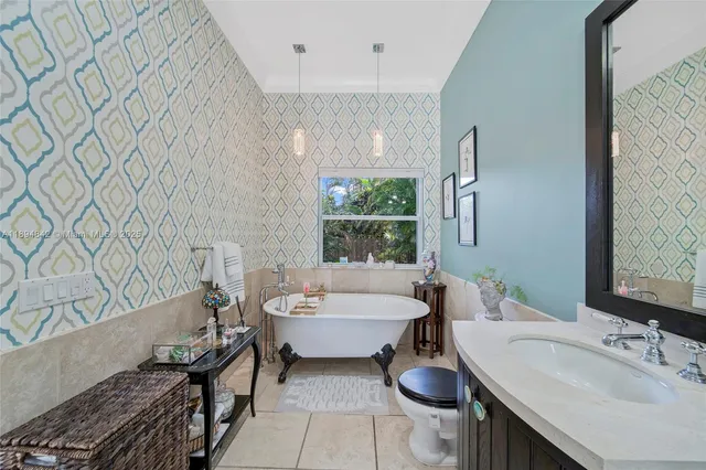 $3,195,000 | 6645 Southwest 73rd Court, Miami, FL 33143