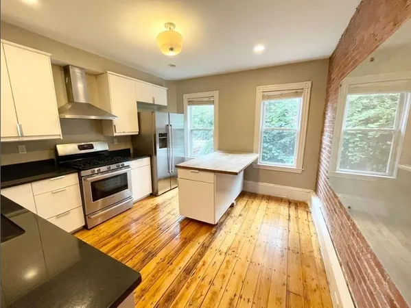 $5,800 | 51 Greenwich Street, Boston, MA 02120