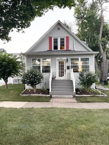 $249,900 | 1008 Wayne Street, St. Joseph, MI 49085