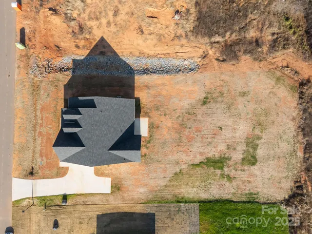 a house view with a outdoor space