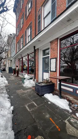 $2,085 | 97 Liberty Street, Unit 3S, Newburgh, NY 12550