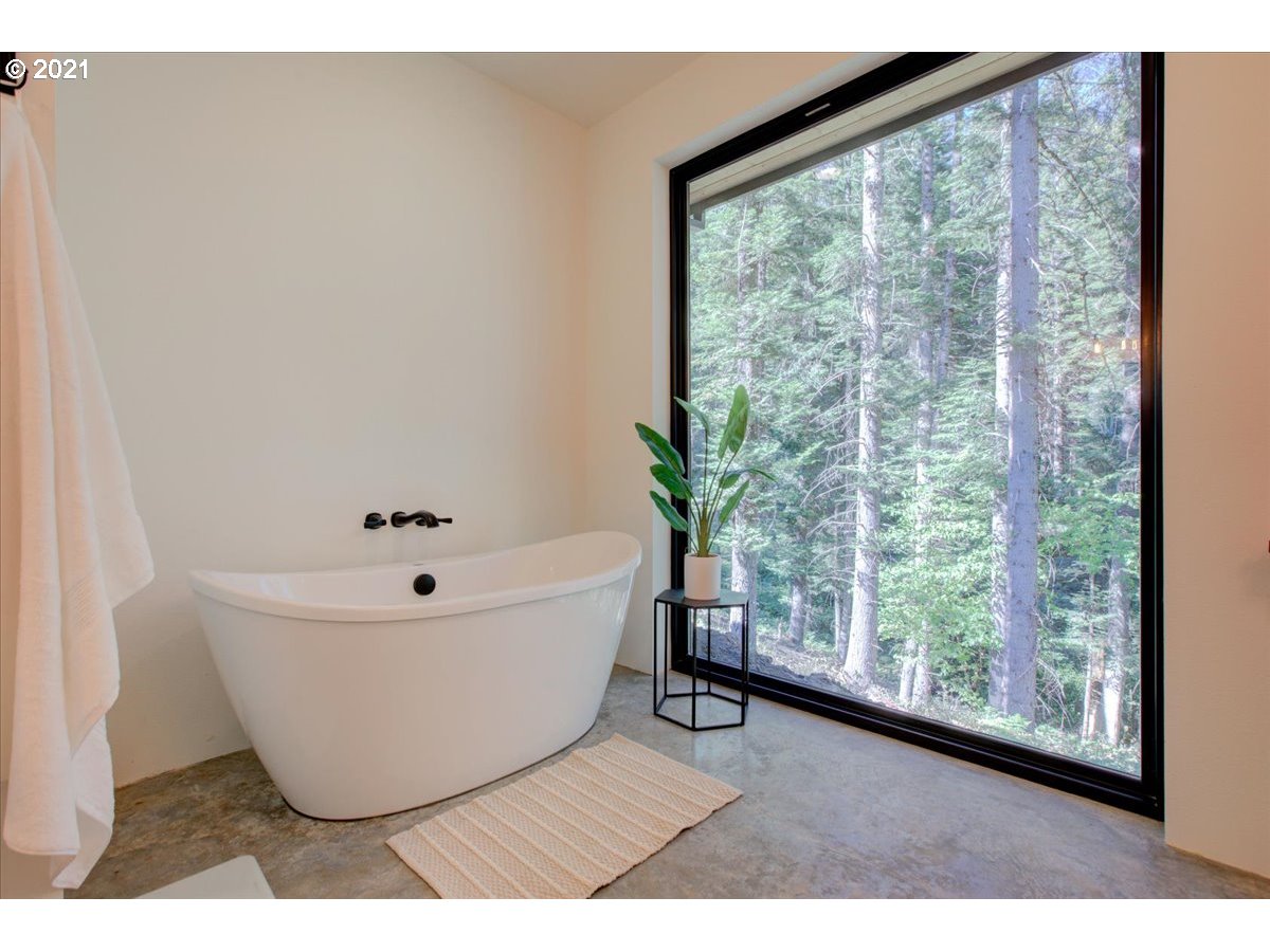 75 Spring Creek Road White Salmon, WA 98672 - Photo 15 of 29 Gallery Image 15