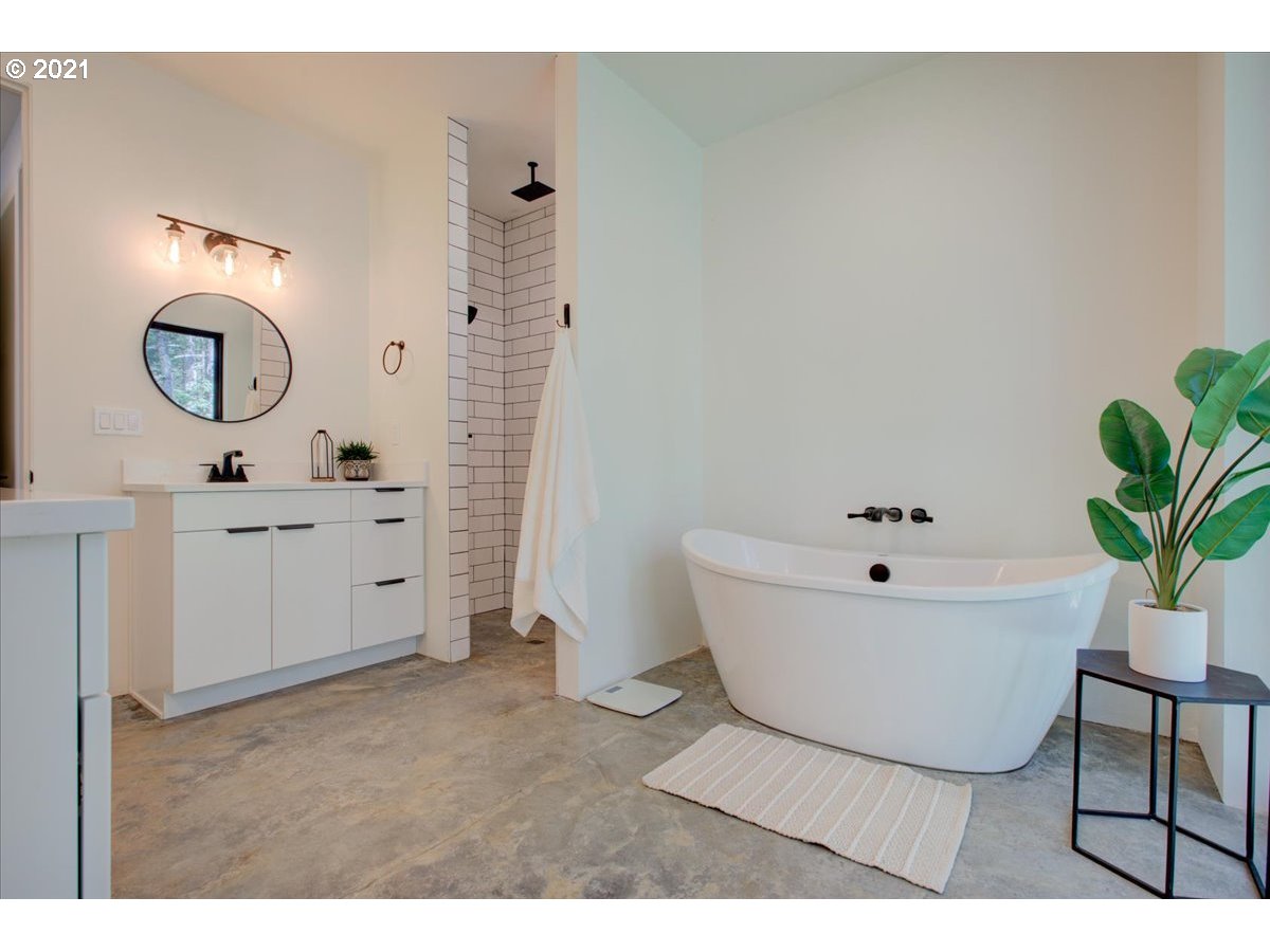 75 Spring Creek Road White Salmon, WA 98672 - Photo 17 of 29 Gallery Image 17