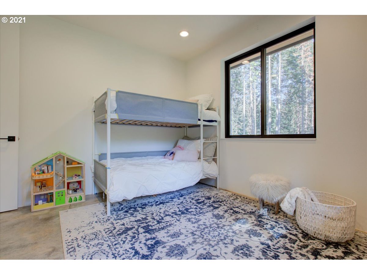 75 Spring Creek Road White Salmon, WA 98672 - Photo 18 of 29 Gallery Image 18