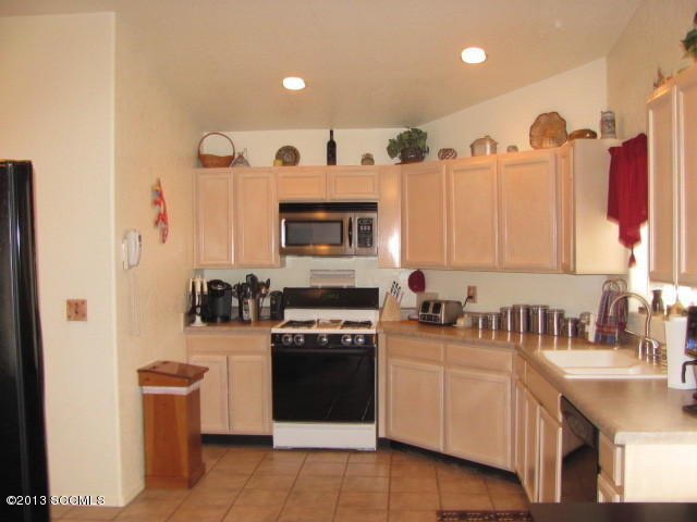 1259 Elf Court Rio Rico, AZ 85648 - Photo 10 of 18