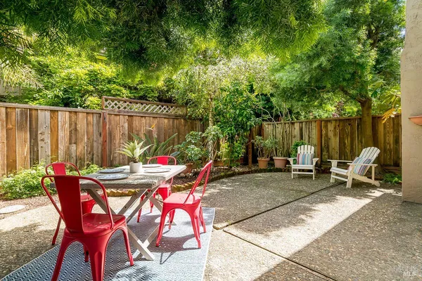 $799,000 | 6 Cottonwood Place, Novato, CA 94945