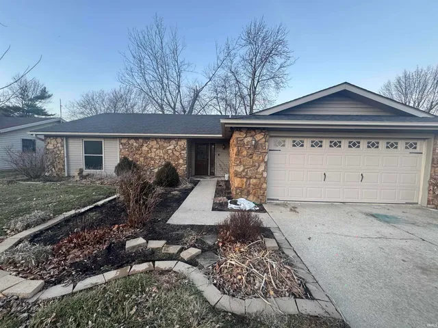 $195,000 | 2704 West Royerton Road, Muncie, IN 47303