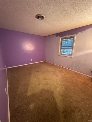 $183,000 | 2704 West Royerton Road, Muncie, IN 47303