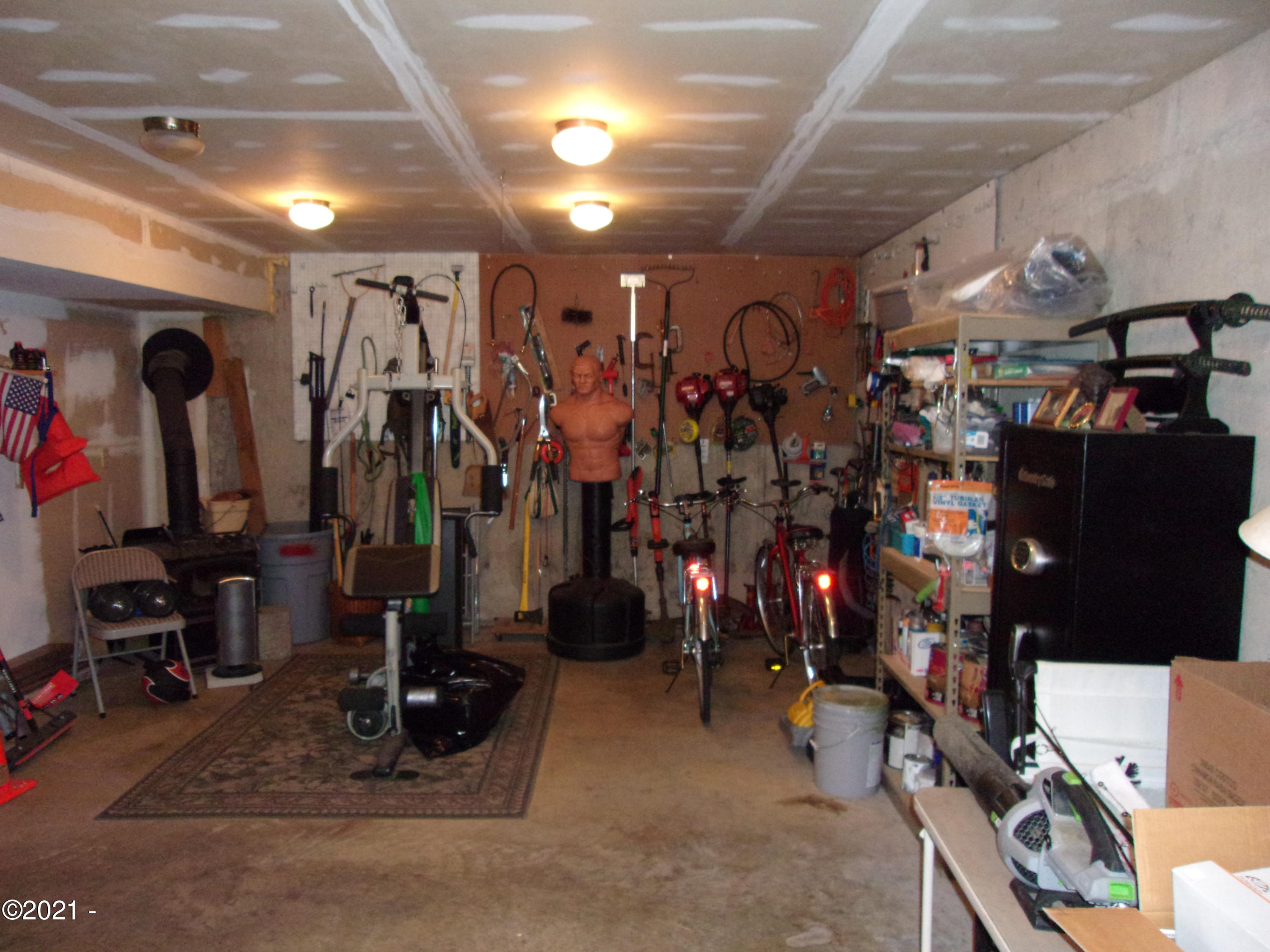 3065 Yaquina Bay Road Newport, OR 97365 - Photo 32 of 32 Shop Area