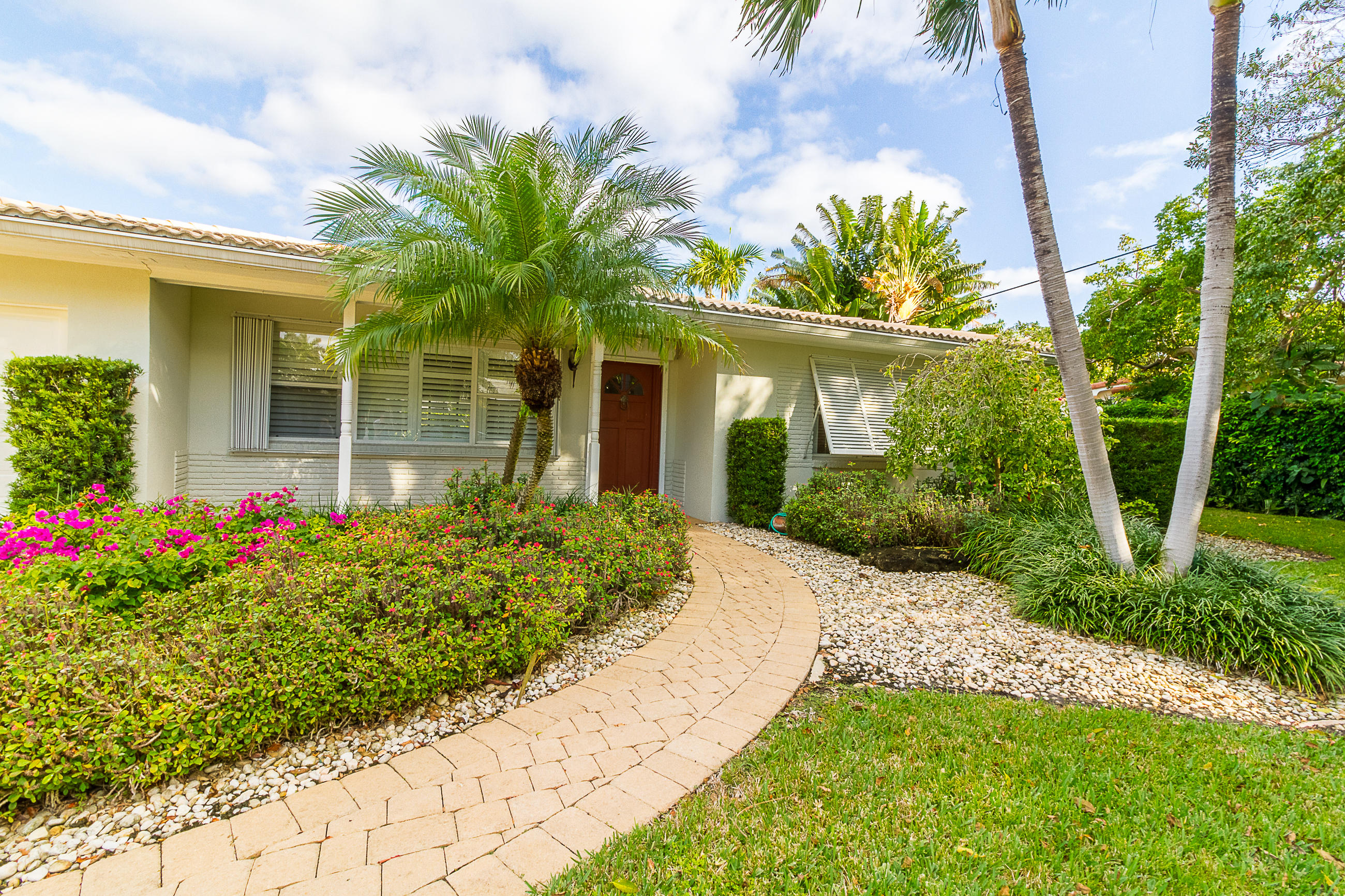 801 Northeast 5th Street Boca Raton, FL 33432 - Photo 26 of 32 Front view Closer