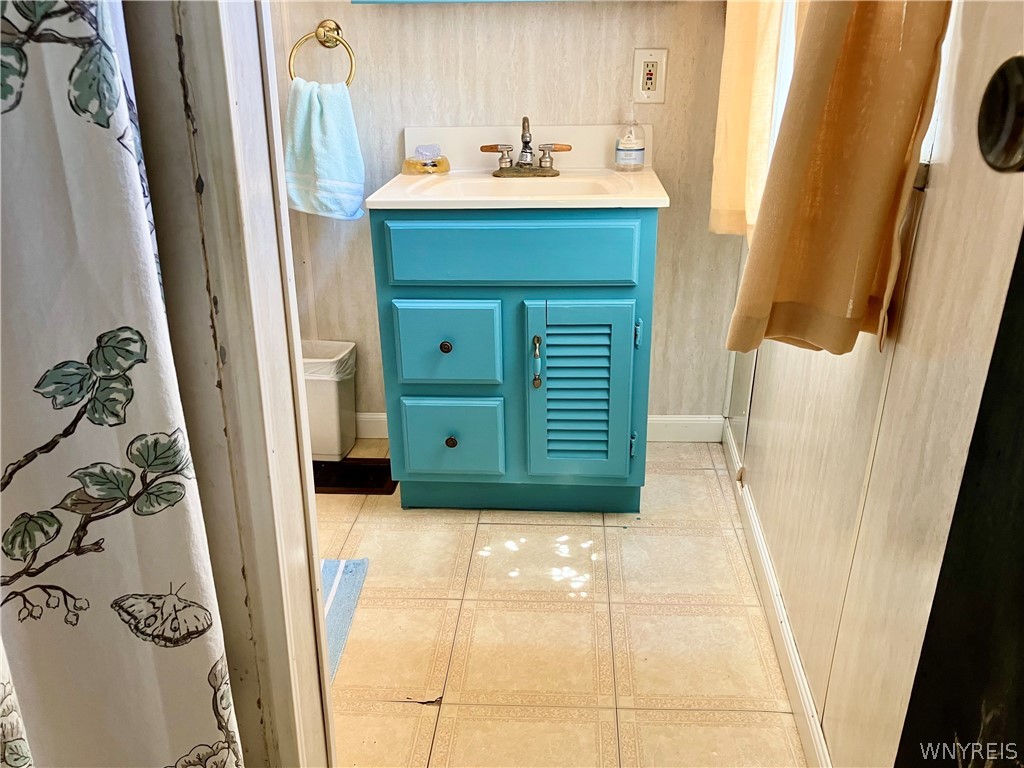 10296 Ridge Road Ridgeway, NY 14103 - Photo 17 of 45 Bathroom