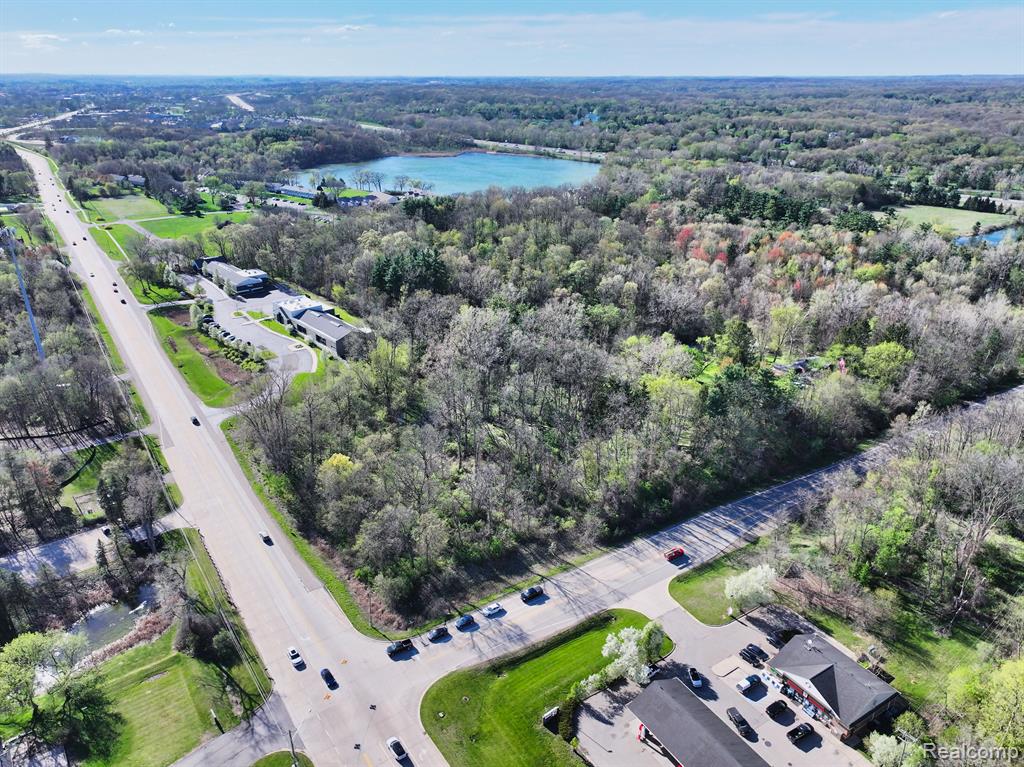 5920 Pleasant Valley Road Brighton, MI 48116 - Photo 17 of 40