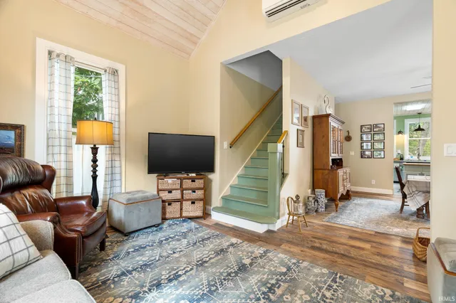 $299,900 | 622 West Milroy Avenue, Rensselaer, IN 47978