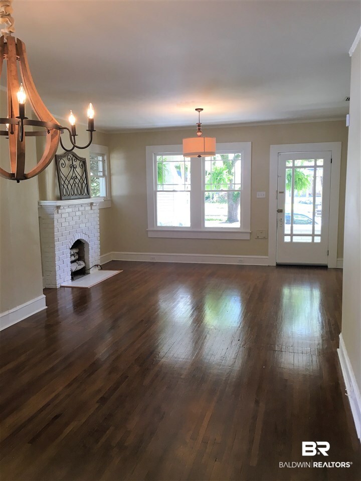 162 Williams Street Mobile, AL 36606 - Photo 3 of 20