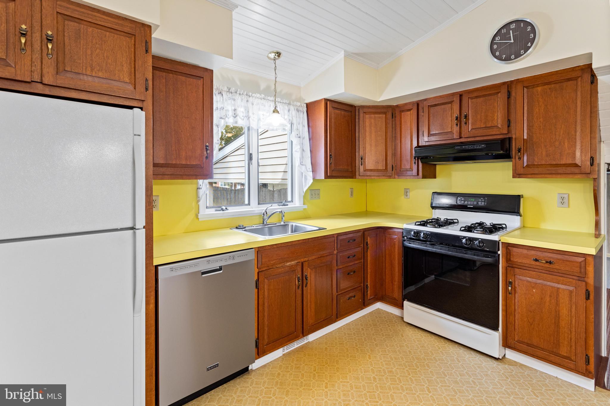 1246 Irma Road Warminster, PA 18974 - Photo 12 of 25 Gallery Image 12