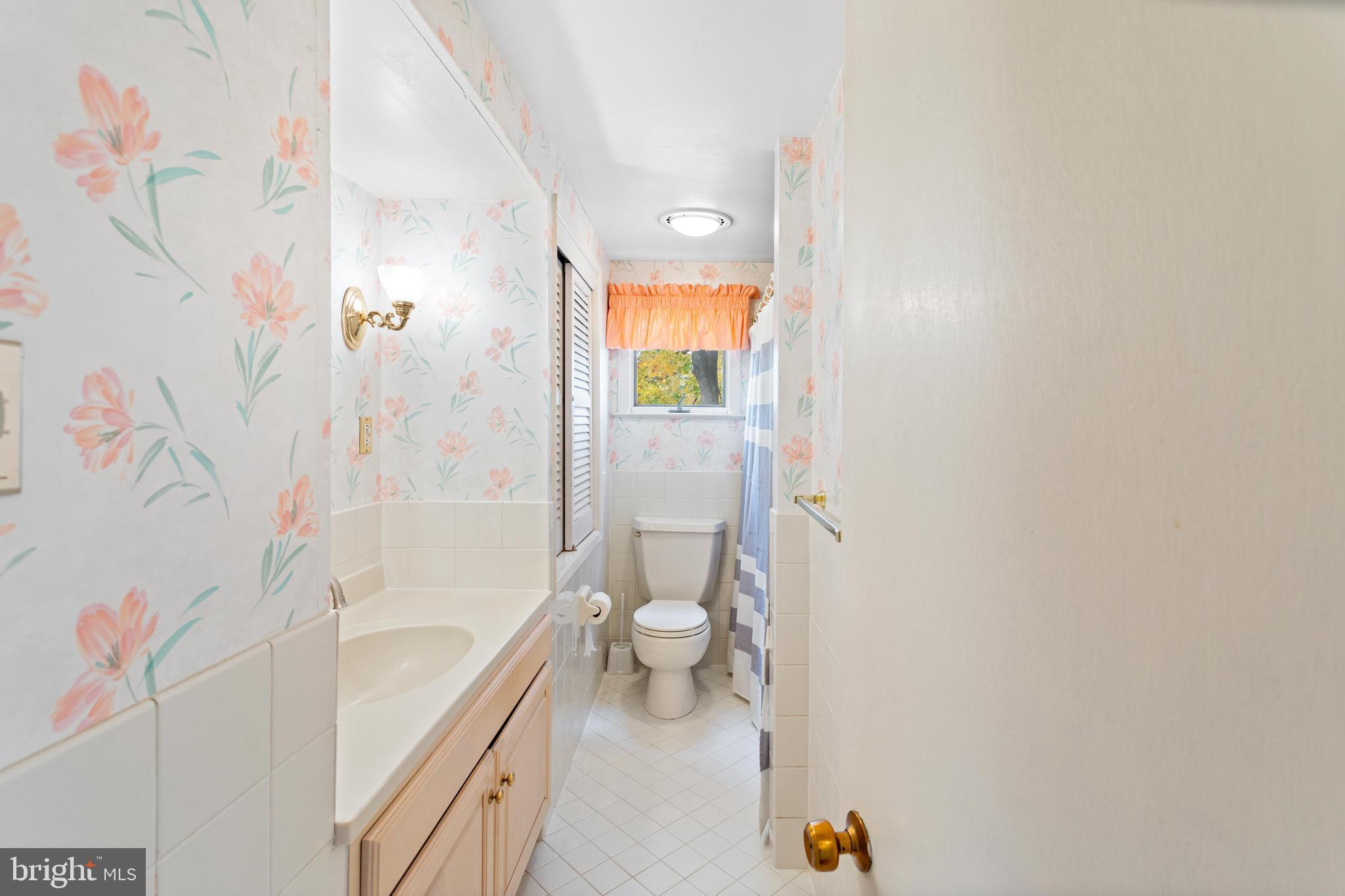 1246 Irma Road Warminster, PA 18974 - Photo 17 of 25 Main bathroom.