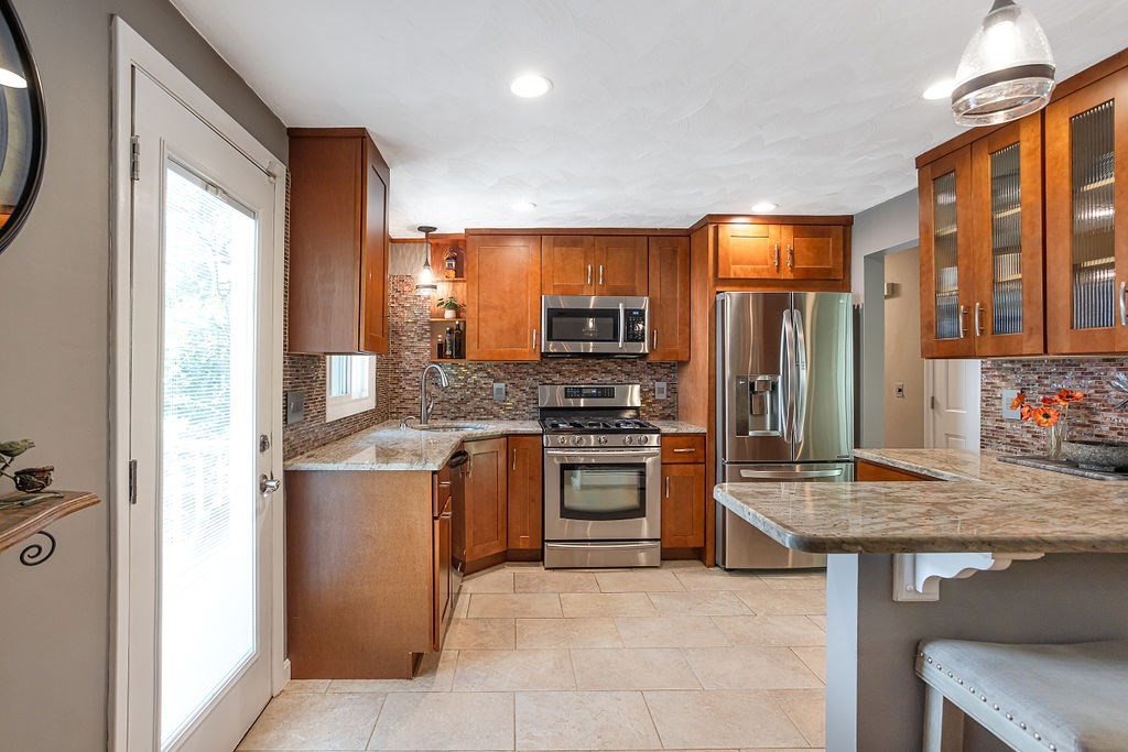 55 Dunster Road Holliston, MA 01746 - Photo 9 of 42 Gallery Image 9