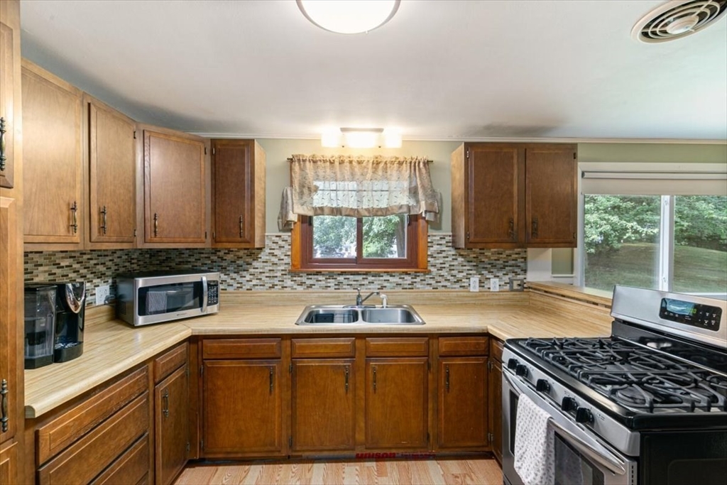 49 Nevins Road Methuen, MA 01844 - Photo 6 of 42 Gallery Image 6