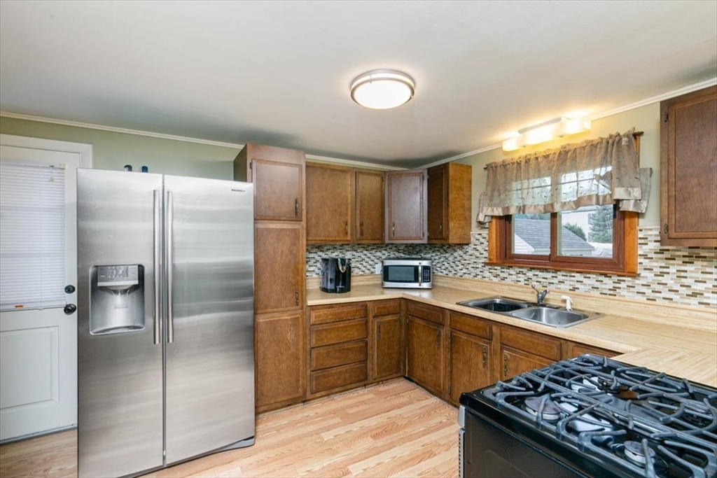49 Nevins Road Methuen, MA 01844 - Photo 7 of 42 Gallery Image 7