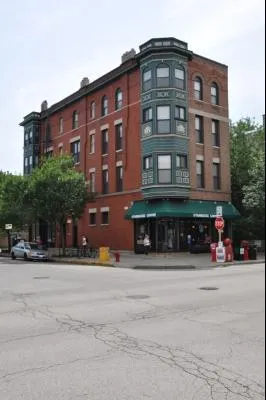 $2,600 | 1351 West Roscoe Street, Unit 4, Chicago, IL 60657