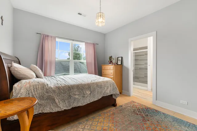 $729,900 | 580 Francesca Lane, Roselle, IL 60172