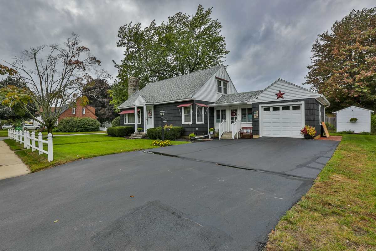 37 East Dunstable Road Nashua, NH 03060 - Photo 1 of 30