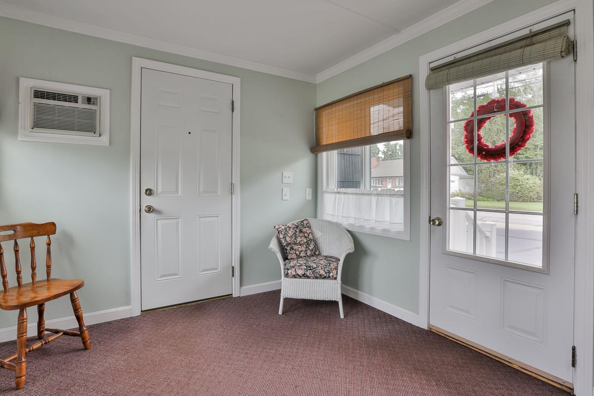 37 East Dunstable Road Nashua, NH 03060 - Photo 4 of 30