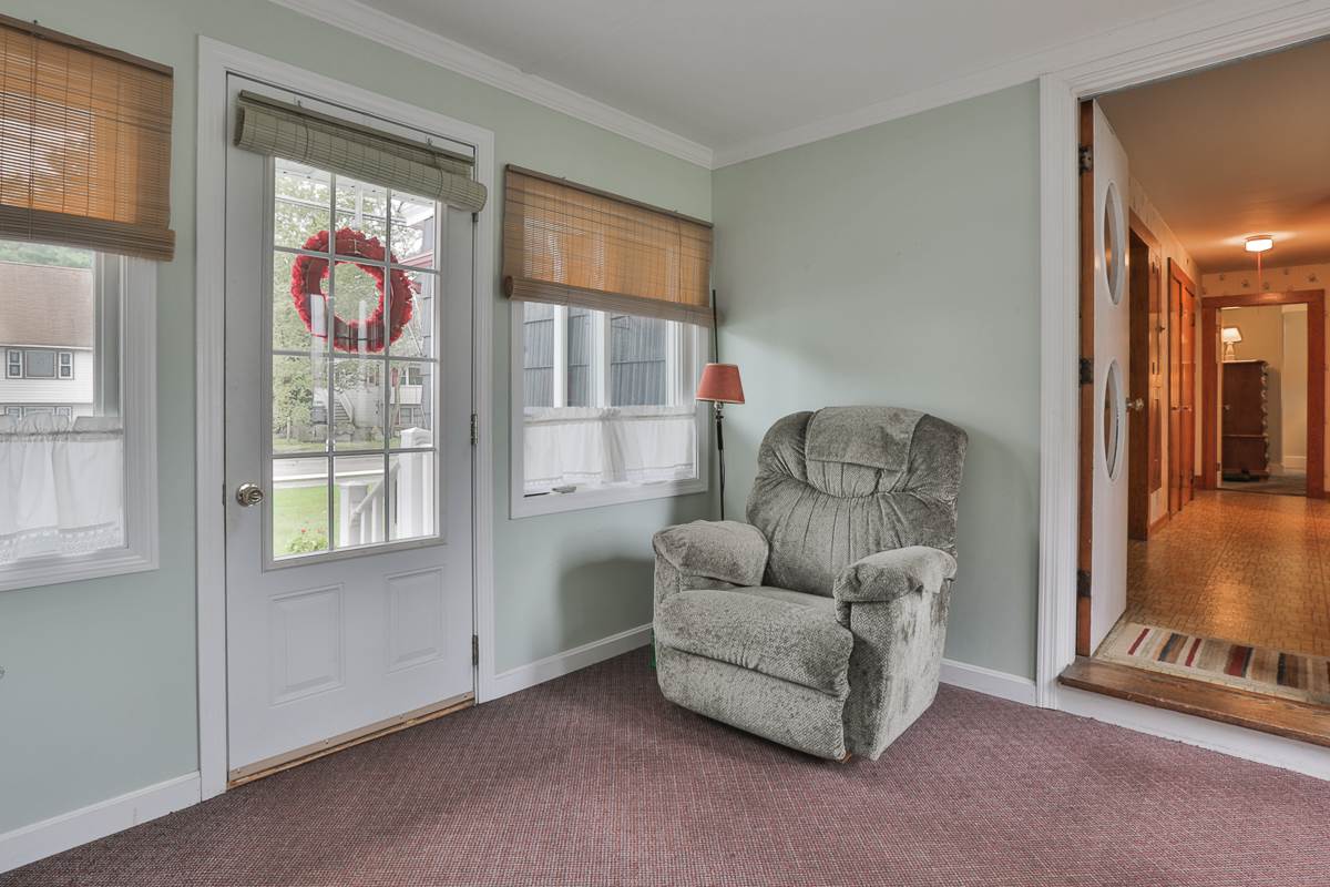 37 East Dunstable Road Nashua, NH 03060 - Photo 5 of 30