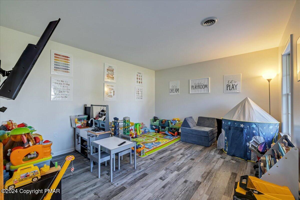 439 5 Points Richmond Road Bangor, PA 18013 - Photo 24 of 50 a living room with furniture and a wooden floor