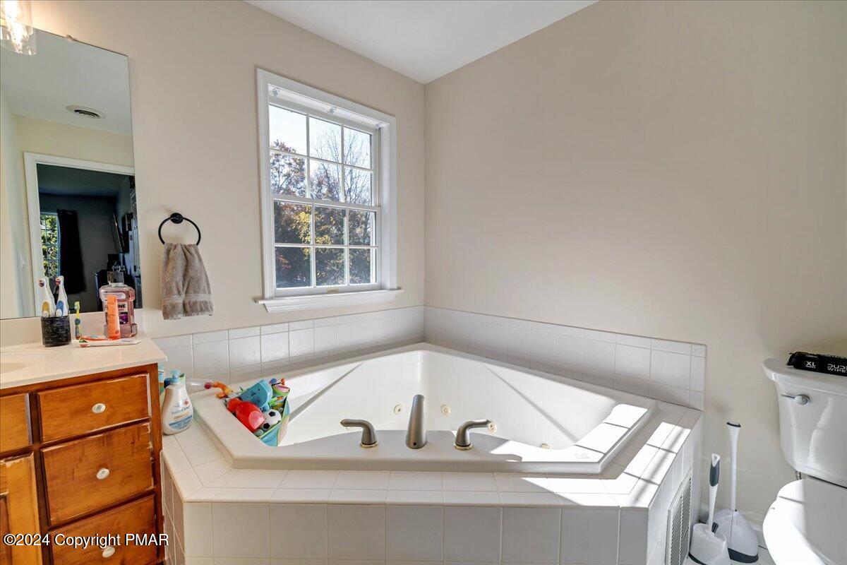 439 5 Points Richmond Road Bangor, PA 18013 - Photo 30 of 50 a bathroom with a tub sink and toilet