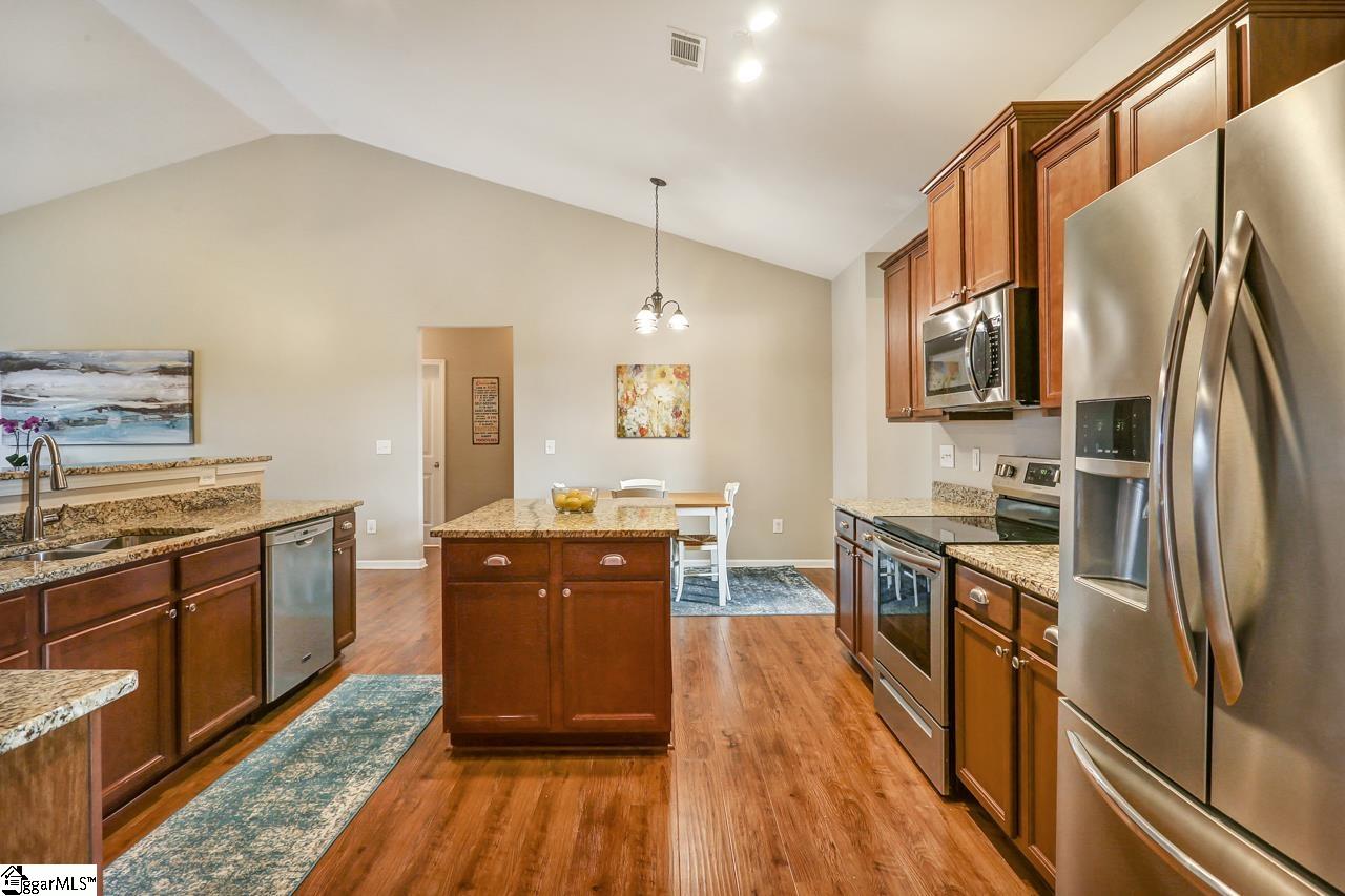 9 Aylestone Way Piedmont, SC 29673 - Photo 7 of 35