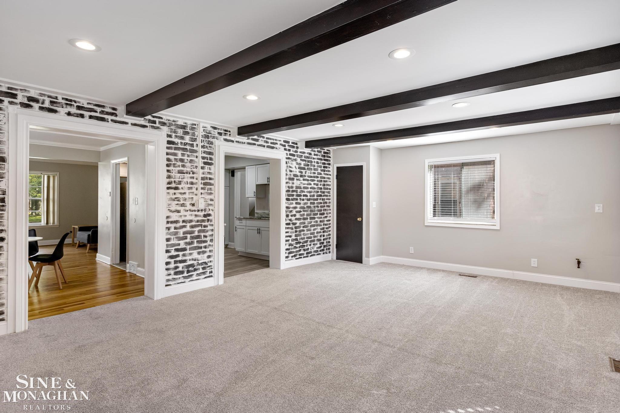 1653 Bournemouth Road Grosse Pointe, MI 48236 - Photo 12 of 29 50158454-a88bd8f1-6ab2-4ee7-ae30-9a3b8a062256.JPG