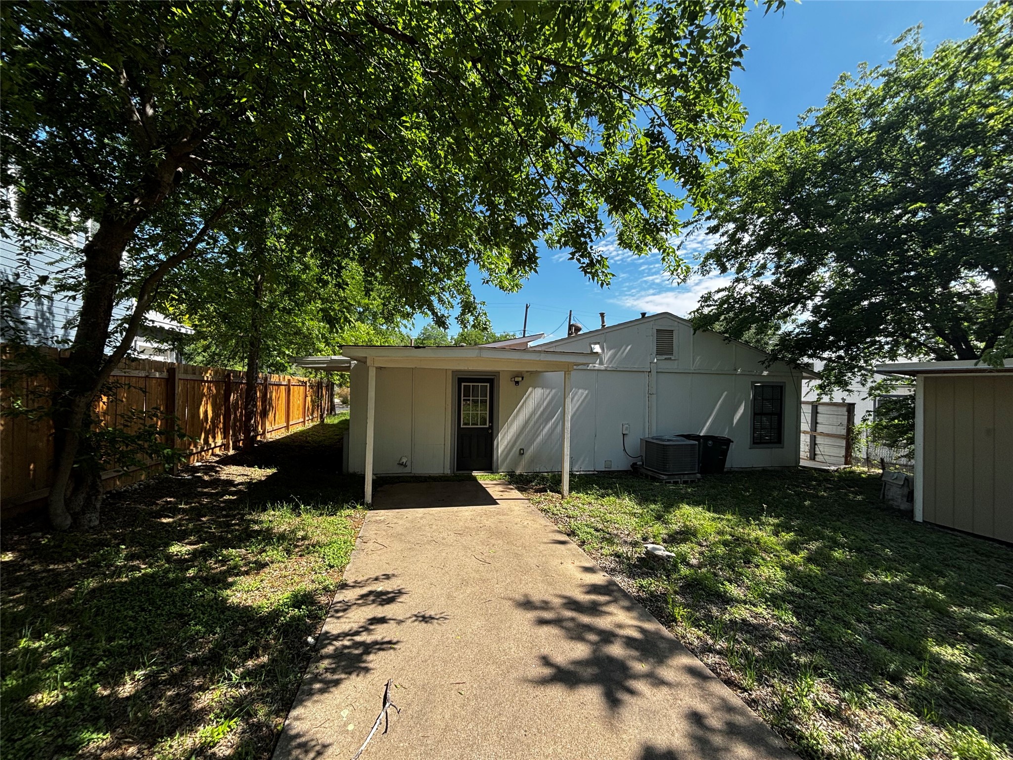 403 Delmar Avenue Austin, TX 78752 - Photo 12 of 20