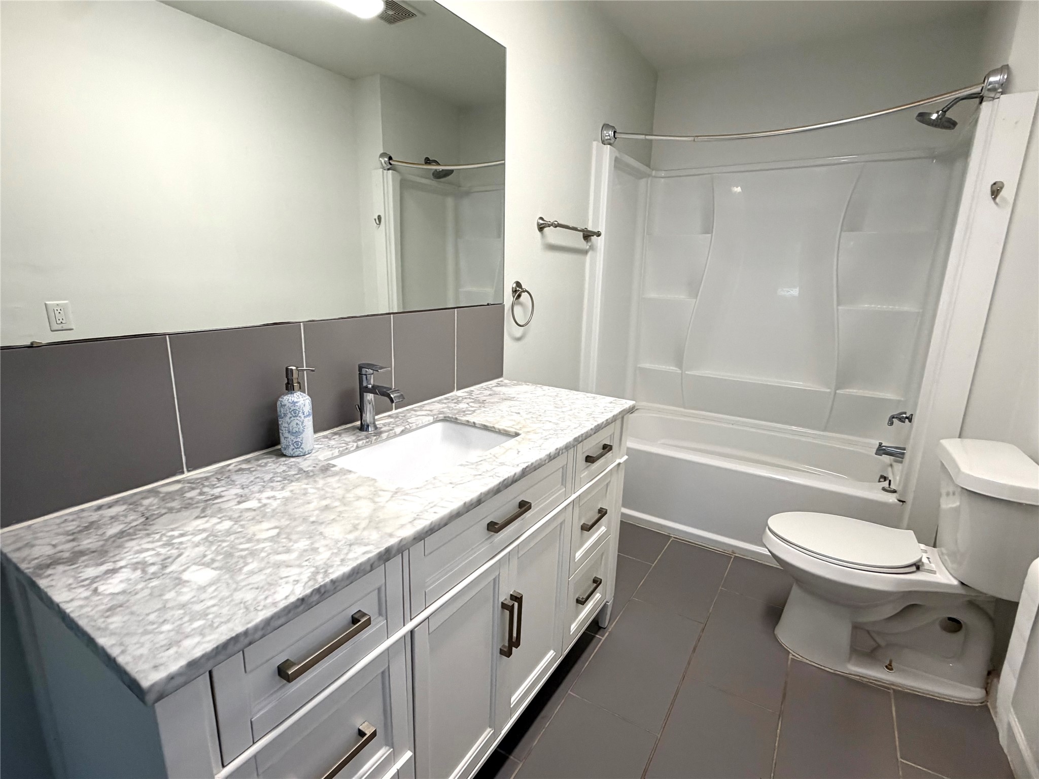 1126 Ryon Street, Unit A Houston, TX 77009 - Photo 3 of 11