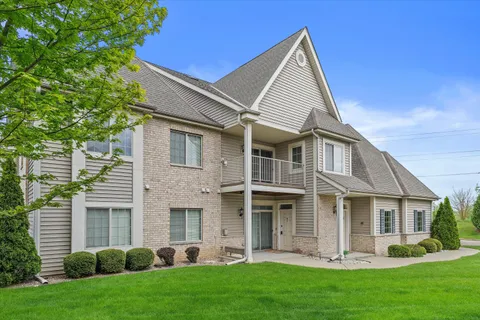 $349,999 | 1351 Rose Court, Unit 53, Waukesha, WI 53186