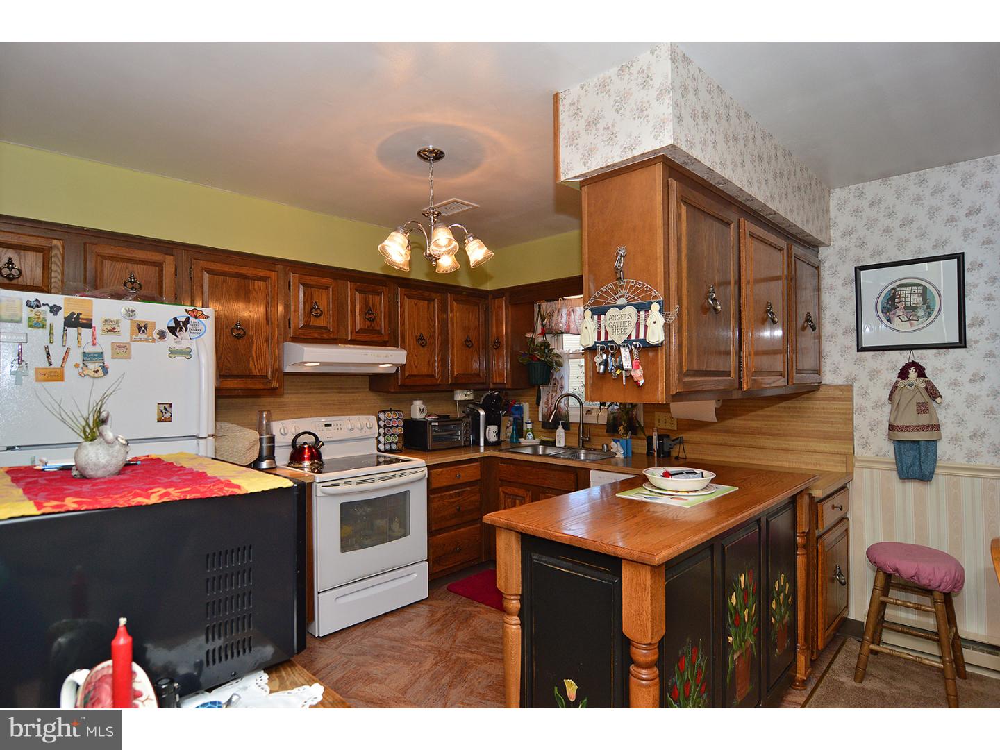 716 Loblolly Lane Reading, PA 19607 - Photo 7 of 21