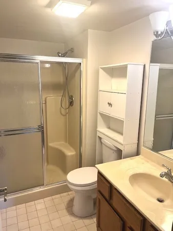 $162,100 | 18320 Robin Lane, Unit D2, Homewood, IL 60430
