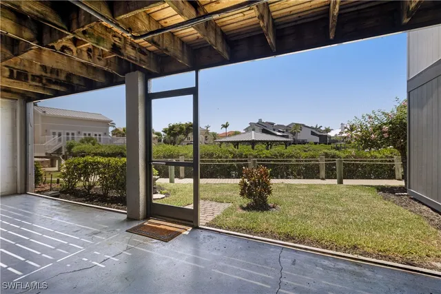 a view of a tennis court