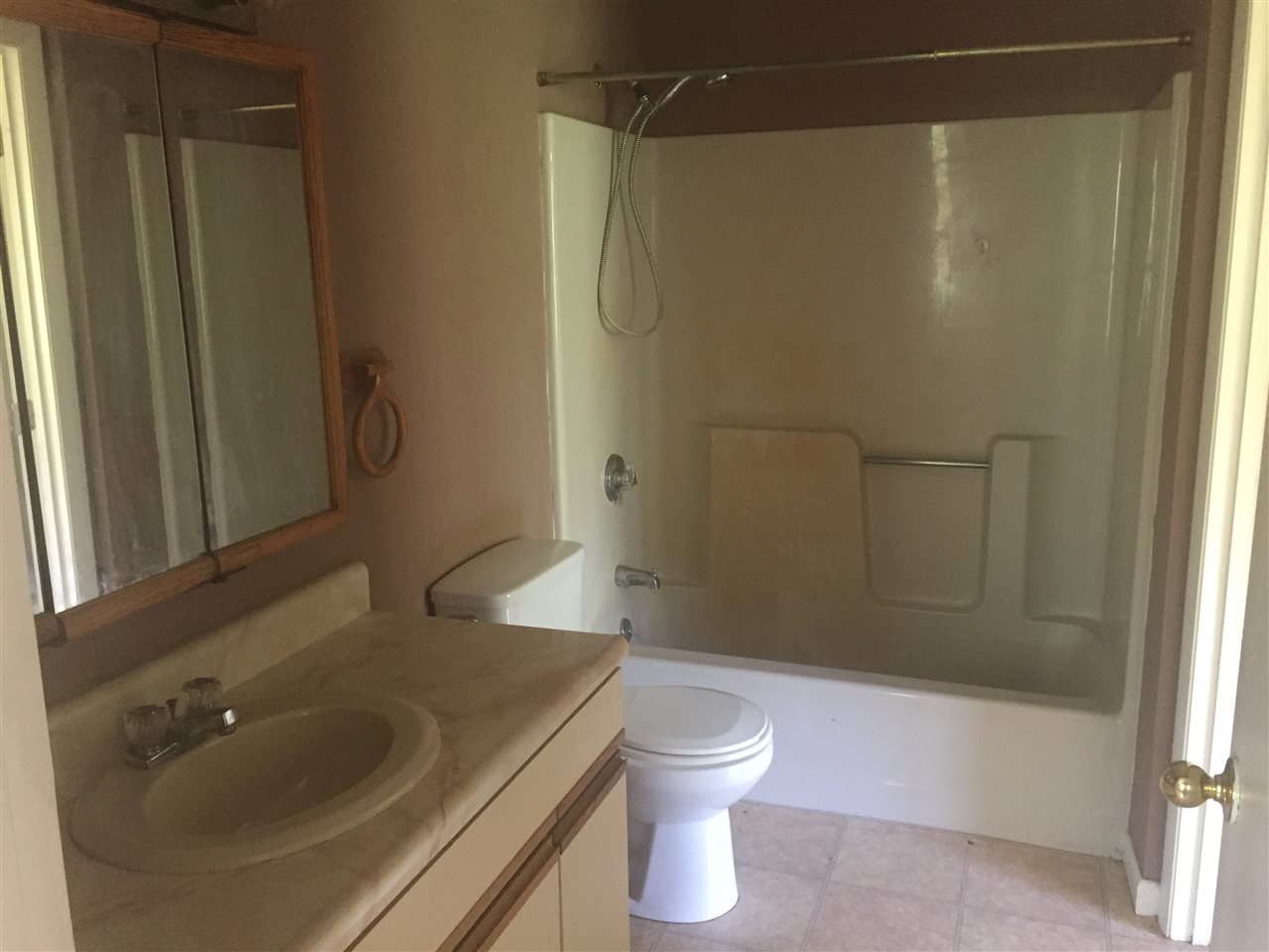 26 Fairway Road, Unit B Londonderry, NH 03053 - Photo 8 of 11