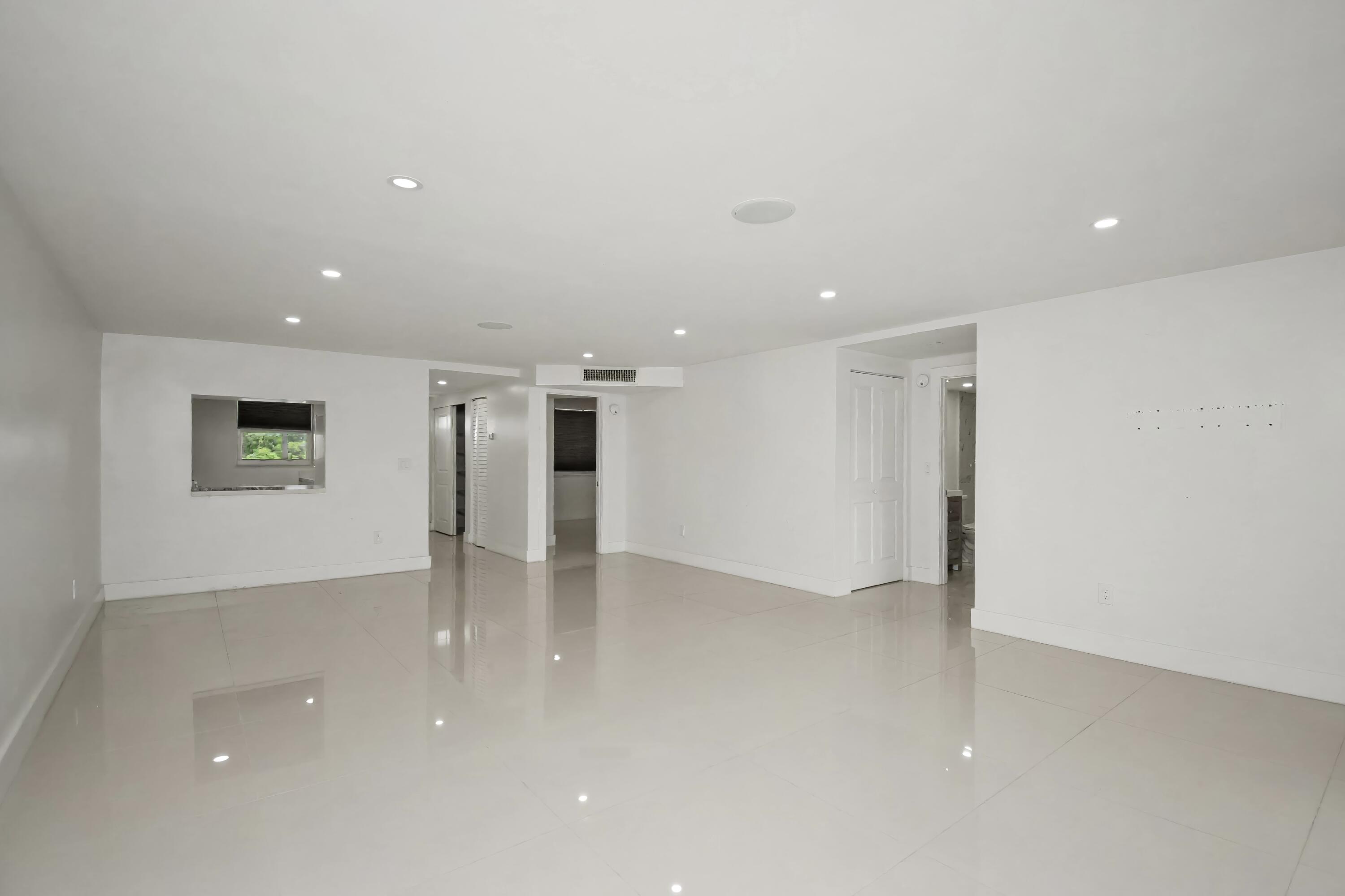 10110 Boca Entrada Boulevard, Unit 305 Boca Raton, FL 33428 - Photo 4 of 15 CB75B205-FAE7-41CF-BE2D-5B8744049A4E