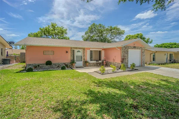 $1,900 | 8024 Las Cruces Court, Port Richey, FL 34668