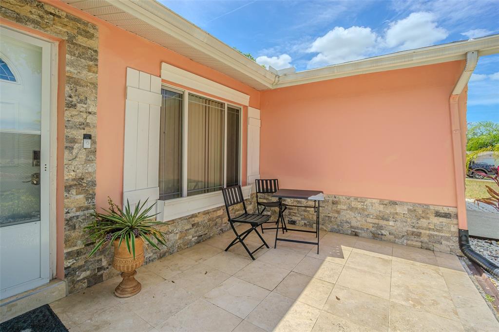 8024 Las Cruces Court Port Richey, FL 34668 - Photo 3 of 32