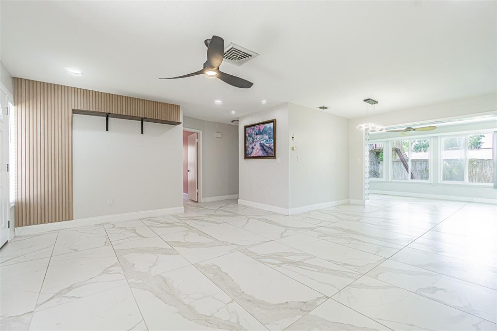 8024 Las Cruces Court Port Richey, FL 34668 - Photo 4 of 32