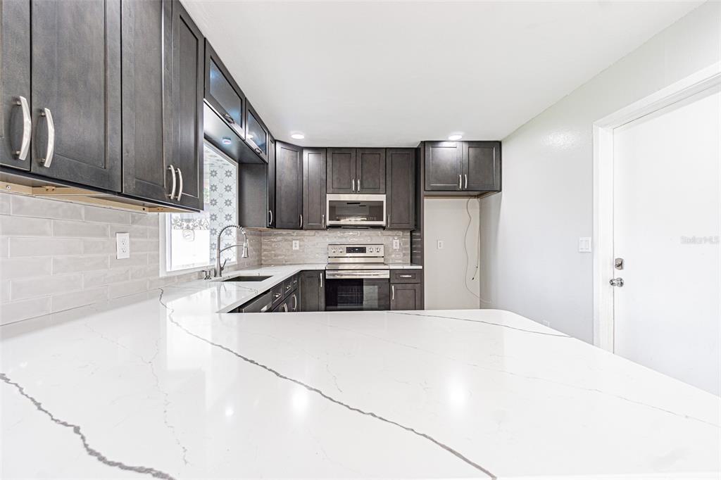 8024 Las Cruces Court Port Richey, FL 34668 - Photo 9 of 32