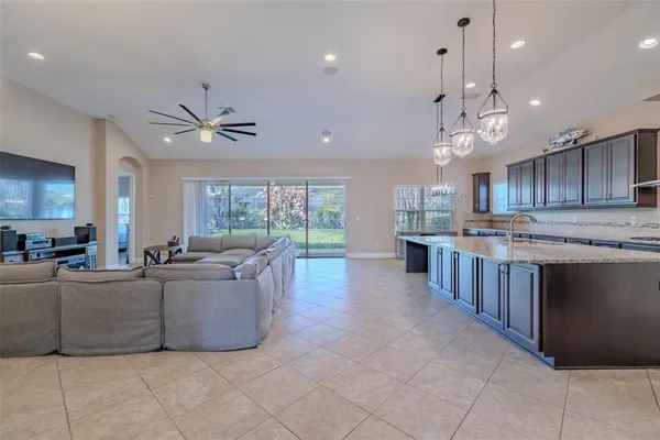 $669,900 | 5927 Jasper Glen Drive, Lithia, FL 33547