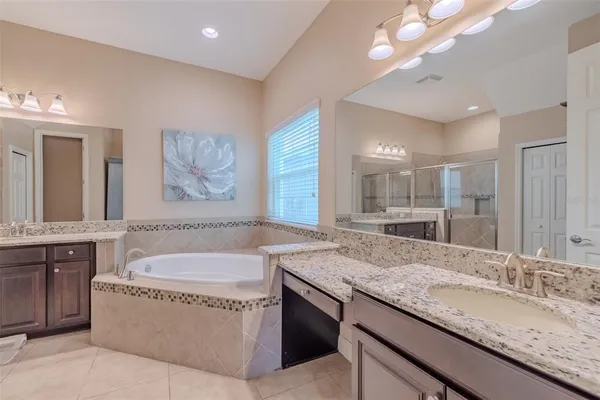 $669,900 | 5927 Jasper Glen Drive, Lithia, FL 33547