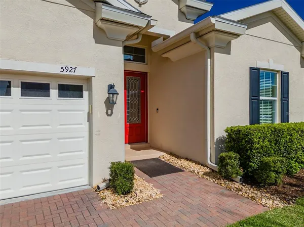 $669,900 | 5927 Jasper Glen Drive, Lithia, FL 33547